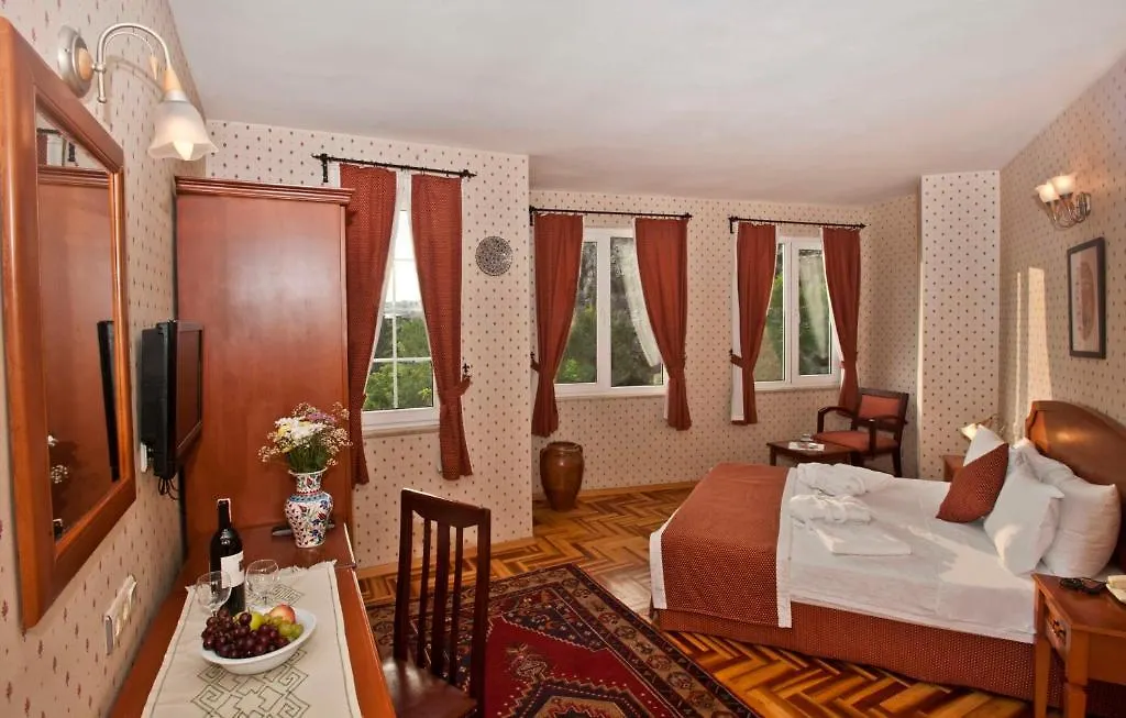 Hotel Erguvan - Special Category Istanbul 4*,